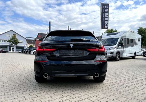 BMW 120, 2023