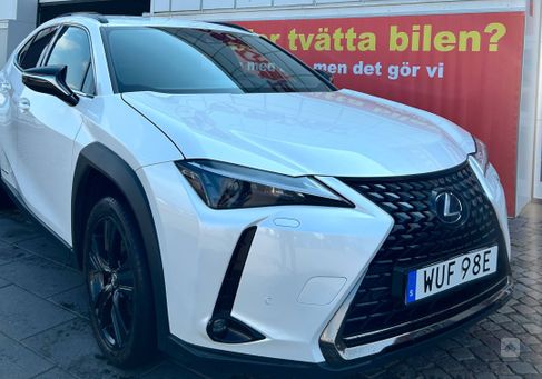 Lexus UX, 2021