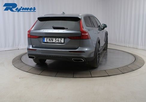 Volvo V60 Cross Country, 2021