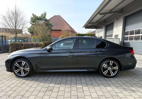 BMW 730, 2017