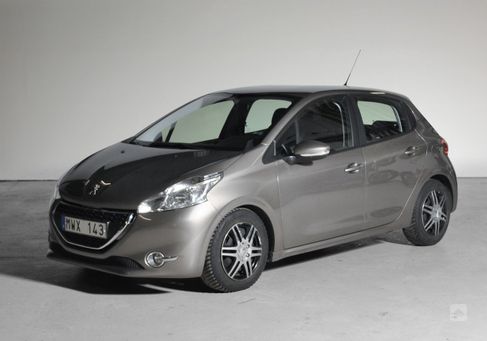 Peugeot 208, 2012