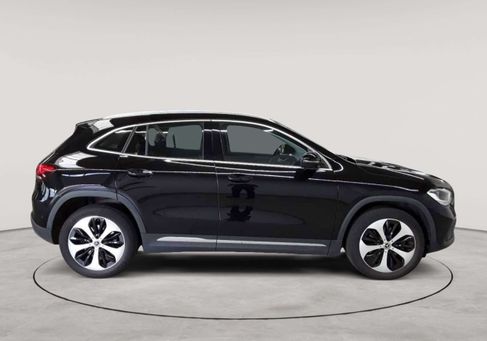 Mercedes-Benz GLA 250, 2022