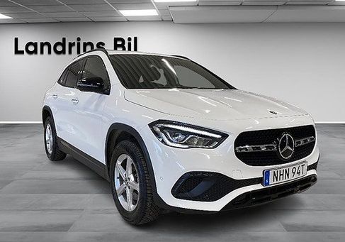 Mercedes-Benz GLA 200, 2021