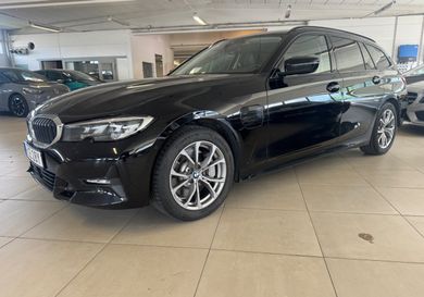 BMW 330, 2021