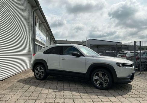 Mazda MX-30, 2023 3