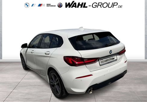 BMW 118, 2021