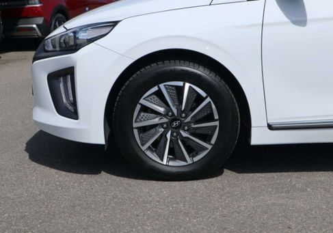 Hyundai IONIQ, 2022 3