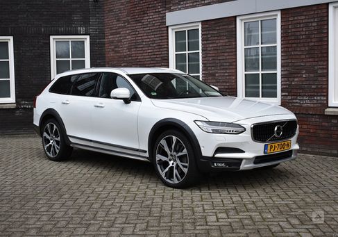 Volvo V90 Cross Country, 2017