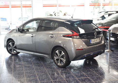 Nissan Leaf, 2021 3