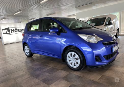 Toyota Verso-S, 2011