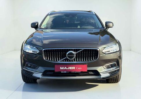 Volvo V90 Cross Country, 2021