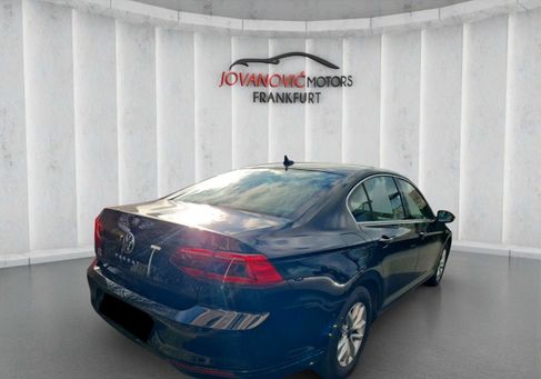 Volkswagen Passat, 2021