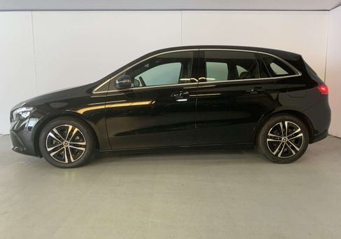Mercedes-Benz B 180, 2025
