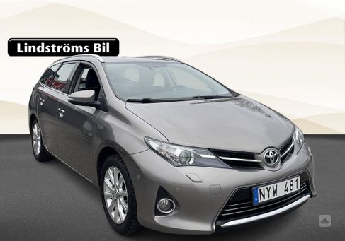 Toyota Auris Touring Sports, 2013