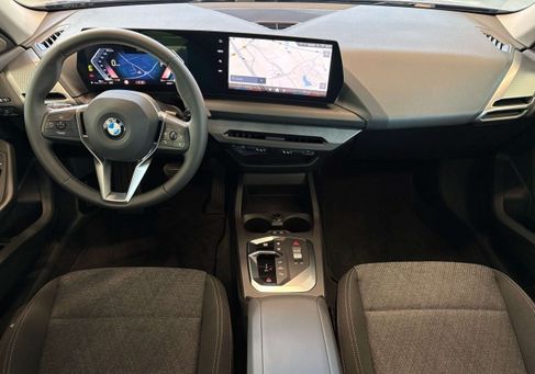 BMW 220, 2025 2