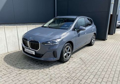 BMW 220, 2025