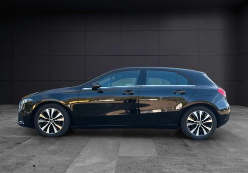 Mercedes-Benz A 180, 2021 3
