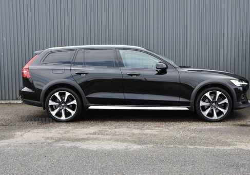Volvo V60 Cross Country, 2021