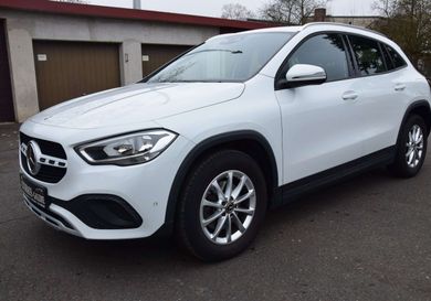 Mercedes-Benz GLA 200, 2022