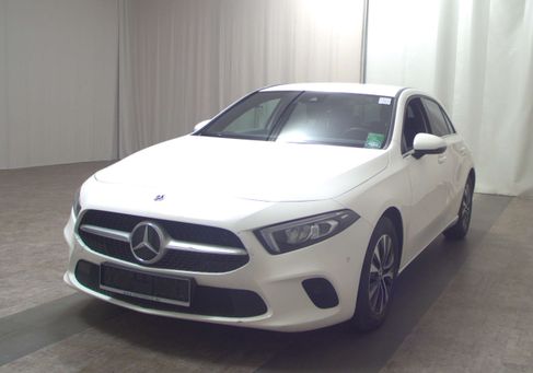 Mercedes-Benz A 180, 2022