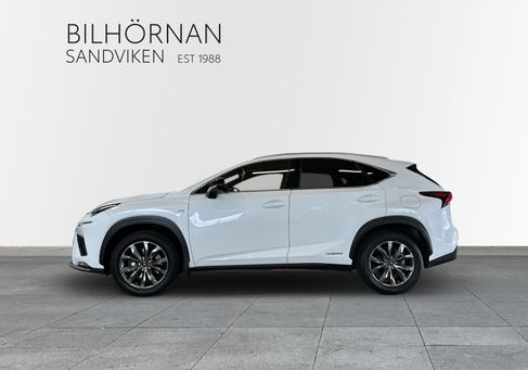 Lexus NX, 2020