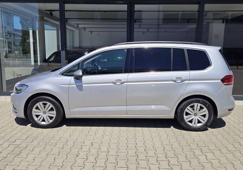 Volkswagen Touran, 2021 3