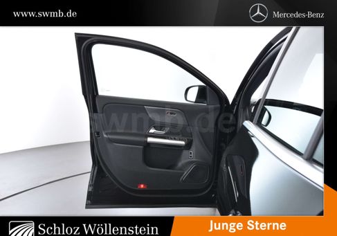 Mercedes-Benz GLA 200, 2023 3