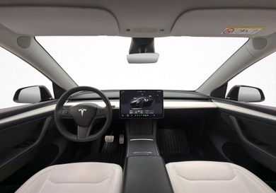 Tesla Model Y, 2023