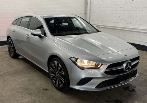 Mercedes-Benz CLA 200, 2022
