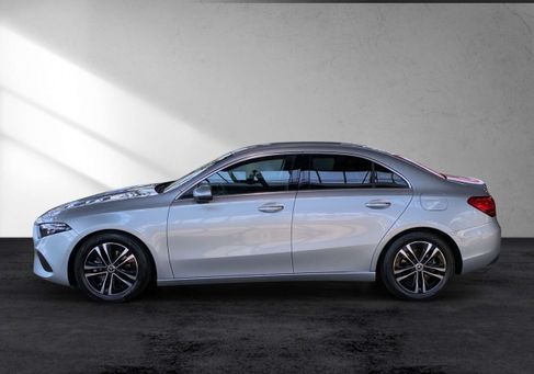 Mercedes-Benz A 200, 2025