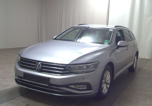 Volkswagen Passat, 2022
