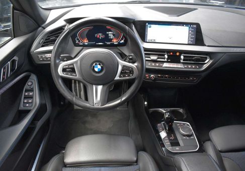 BMW 218, 2023 2