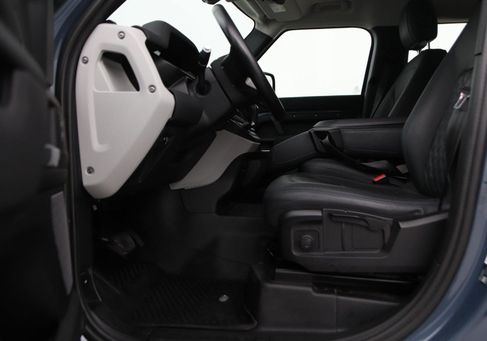 Land Rover Defender, 2021