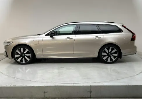 Volvo V90, 2025