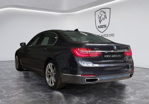 BMW 730, 2016