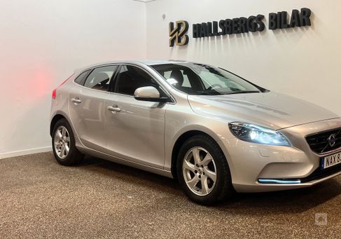 Volvo V40, 2016