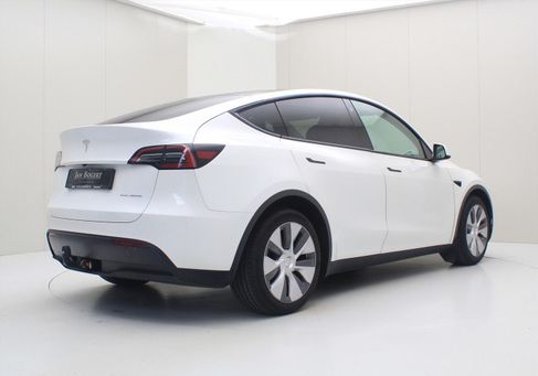Tesla Model Y, 2023 2