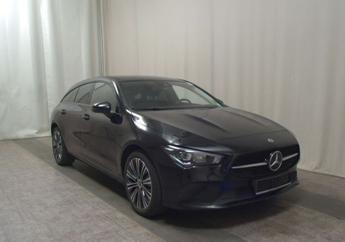 Mercedes-Benz CLA 220, 2022