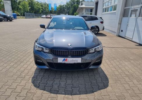 BMW 330, 2020