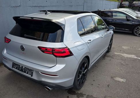 Volkswagen Golf, 2022 3