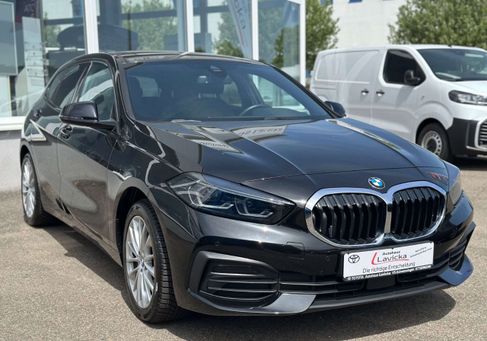 BMW 120, 2022