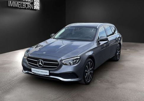 Mercedes-Benz E 300, 2022 3
