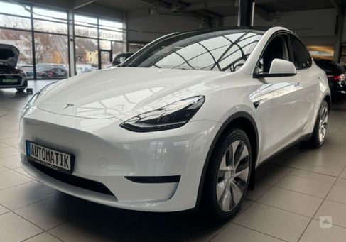 Tesla Model Y, 2023