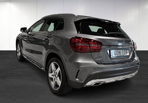 Mercedes-Benz GLA 200, 2020