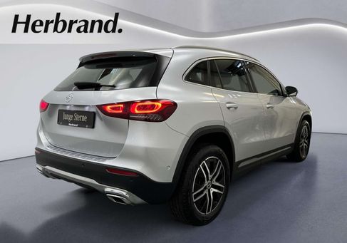 Mercedes-Benz GLA 200, 2022 3