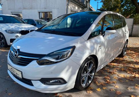 Opel Zafira, 2018