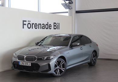 BMW 330, 2025