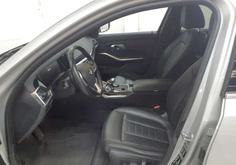 BMW 330, 2020