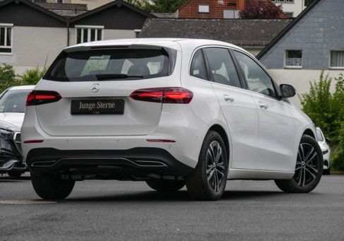 Mercedes-Benz B 180, 2025