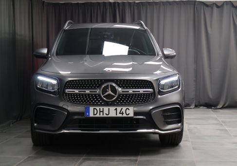 Mercedes-Benz GLB 200, 2025